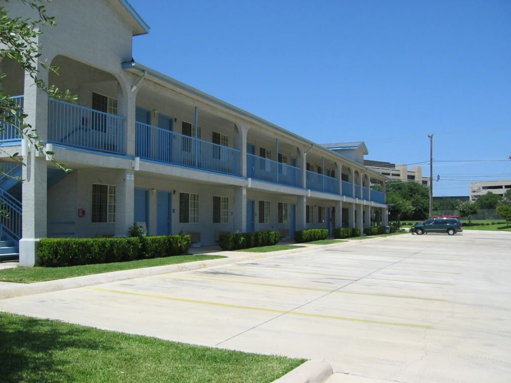 Regency Inn And Suites San Antonio Exterior photo