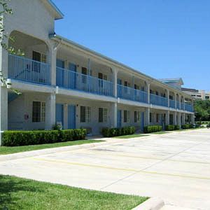 Regency Inn And Suites San Antonio Exterior photo